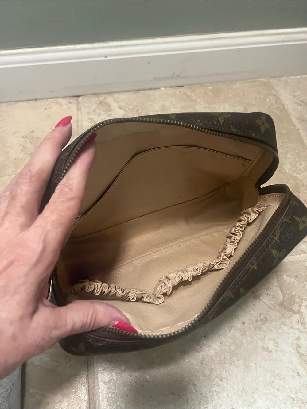 Louis Vuitton Trousse 28